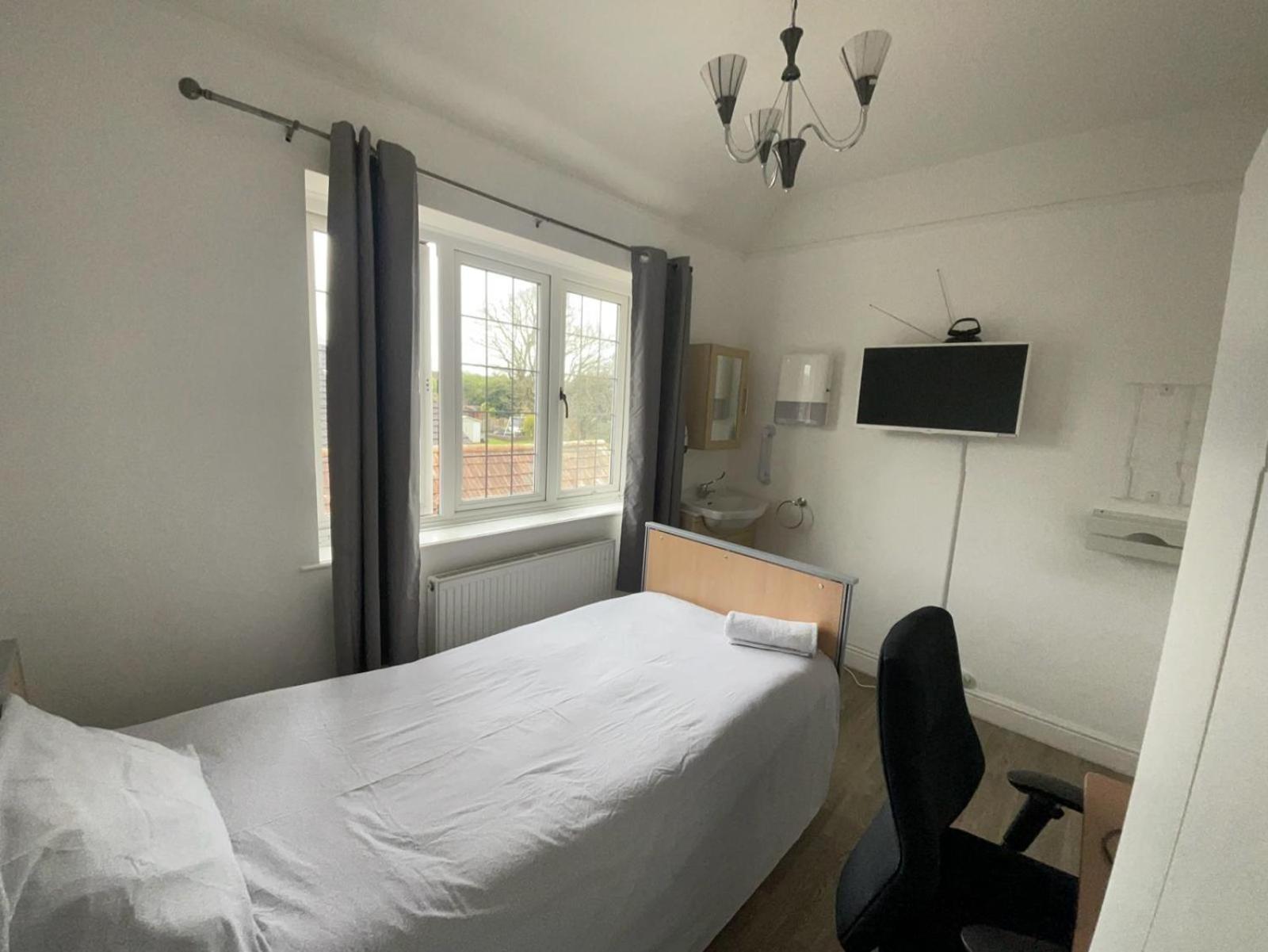 Single Room Shared Bathroom
