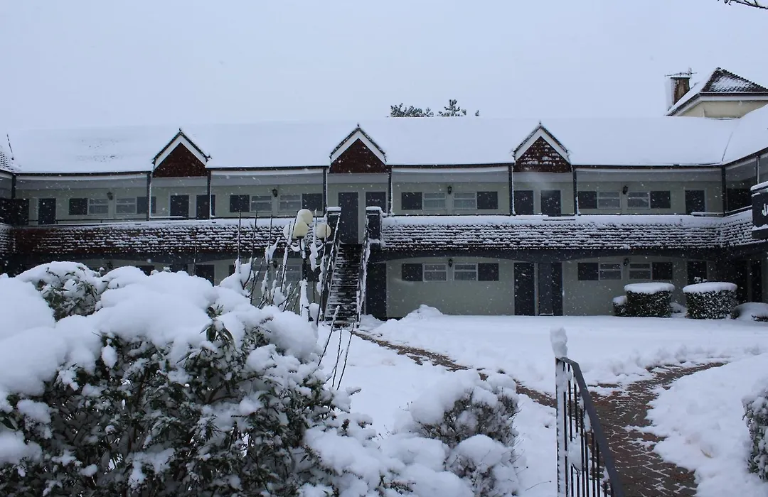 The Town & Country Lodge-1