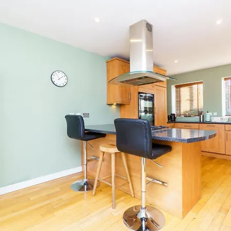 4Br House | Wifi | Parking-3
