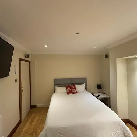 Shared House On Southmead-2